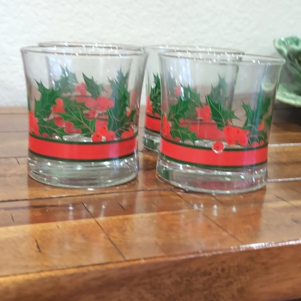 Set of 4 Vintage Libbey Ribbons and Holly Berry Low Ball Lowball Rock Glasses